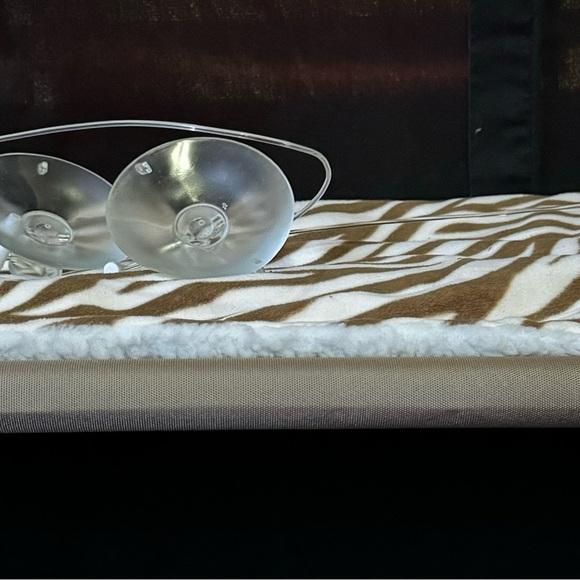 Sunny Seat Window-Mounted Cat Bed - Picture 14 of 16